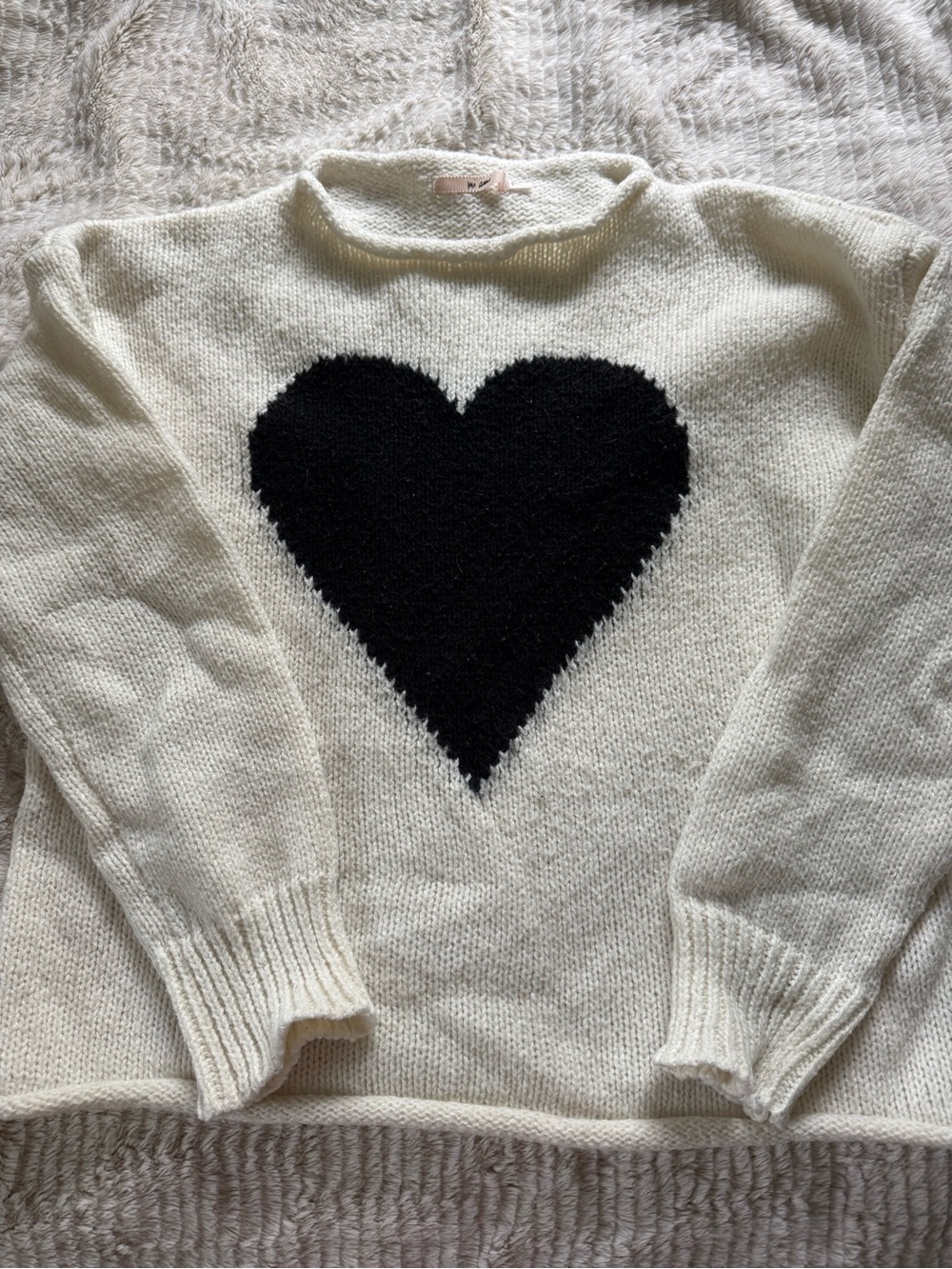 Cream Sweater with Black Heart - Francesca‘s
